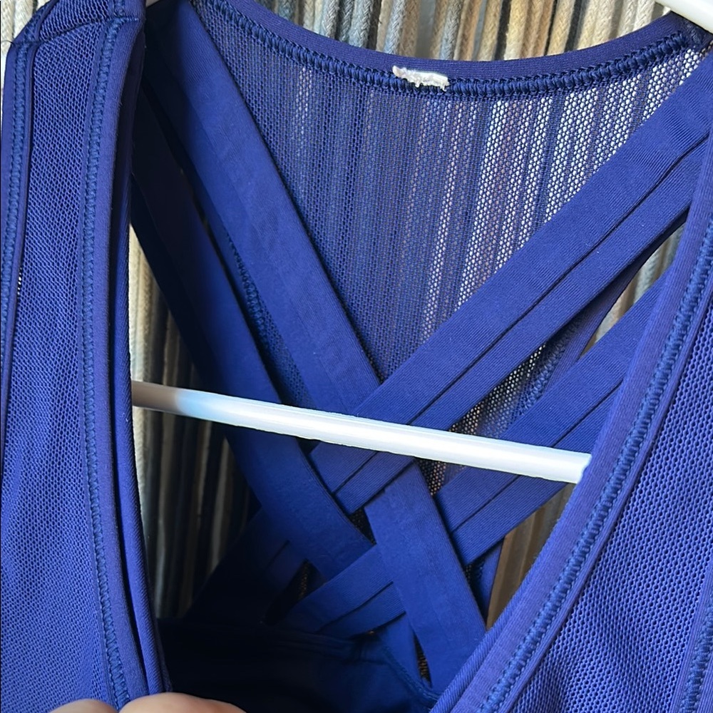 Lululemon Turbo Tank - 2 in 1 tank top with built in bra - Picture 7 of 8